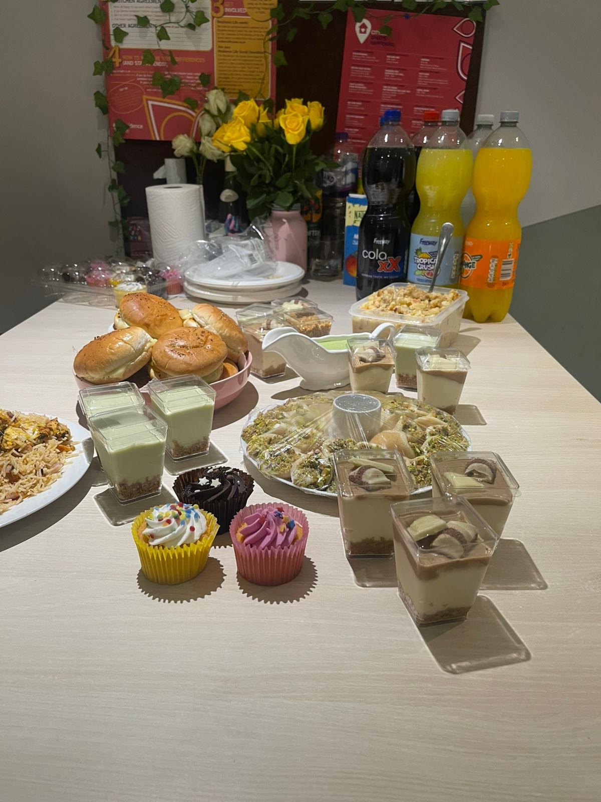 Alternative angle of arrangement of iftar dishes